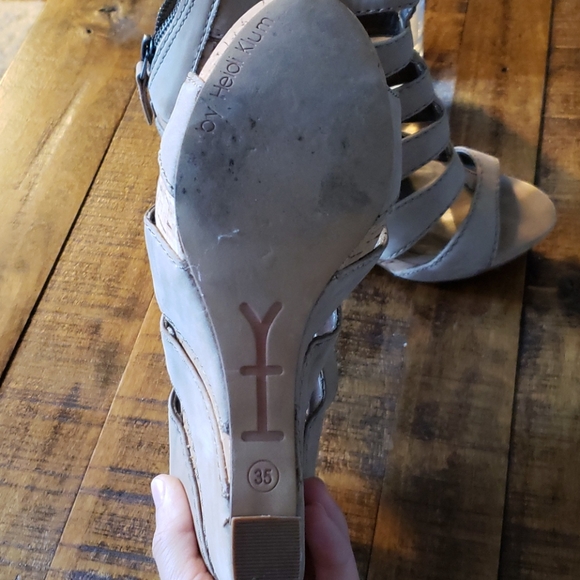 🔥CLEARANCE🔥Hk by Heidi Klum Cadence Caged Wedges - Picture 5 of 8